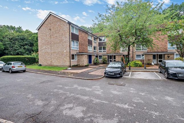 Thumbnail Flat to rent in Langland Court, Northwood