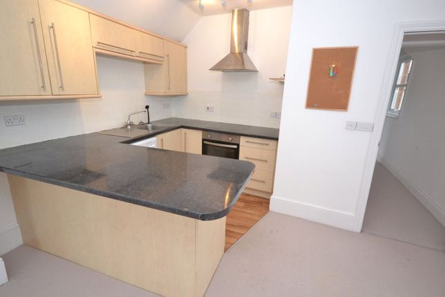 Flat 2, 1, Station Road, Devon photo 3