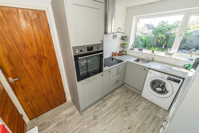 3, Lansdowne Way, Rugeley photo 2