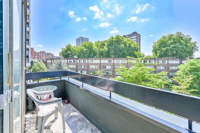 The Water Gardens, Hyde Park Estate photo 2