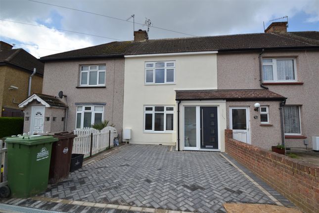Thumbnail Detached house to rent in Crossfield Road, Hoddesdon, Hertfordshire