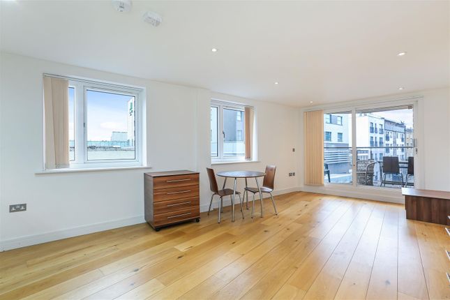 201 Gateway House, Cavell Street, London photo 4