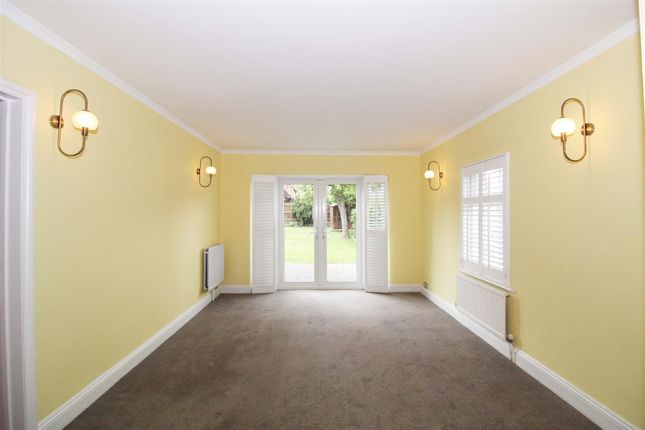 19, Elmbrook Road, Sutton photo 2
