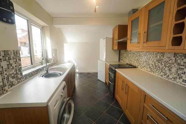 8, Spring Grove, Wigan photo 5