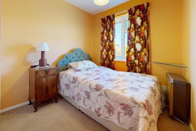 7, Tobys Close, Portland photo 2
