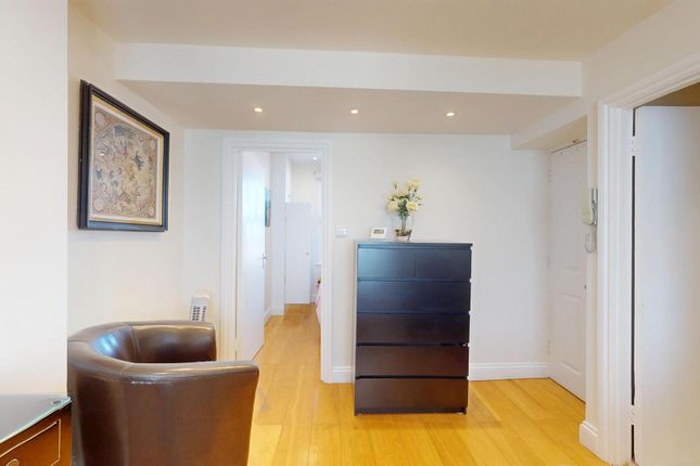 Second Floor Flat, 13, Seagrave Road, London photo 4