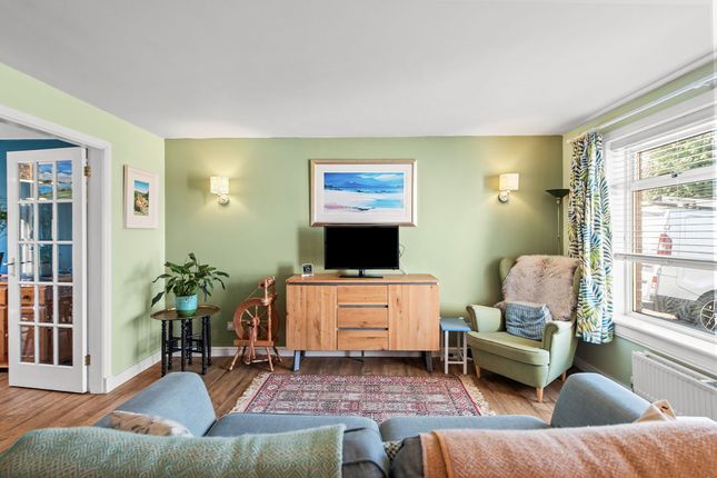 43 Parkdyke, Stirling photo 2