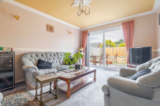 23 Upper Grange Crescent, Great Yarmouth photo 2