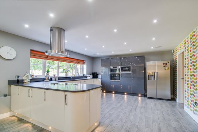 Woodland House, Woodland Rise, Wakefield photo 4