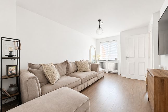 29, Ffordd Y Coetir, LLanilid photo 3