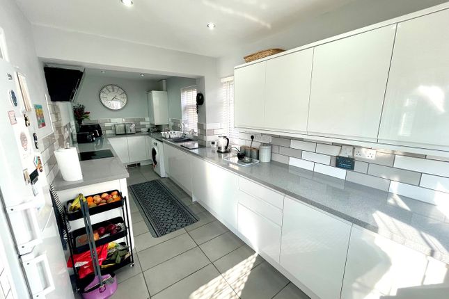2, Linley Drive, Wolverhampton photo 3
