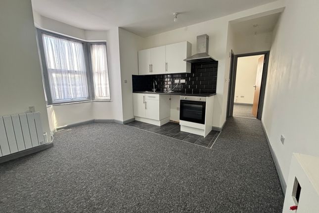Studio flat on Bitterne Road West, Southampton, £895/mo