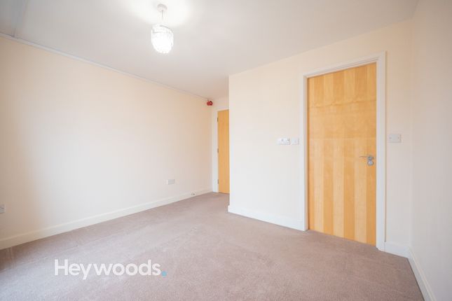 Flat to rent in London Road, Newcastle-Under-Lyme