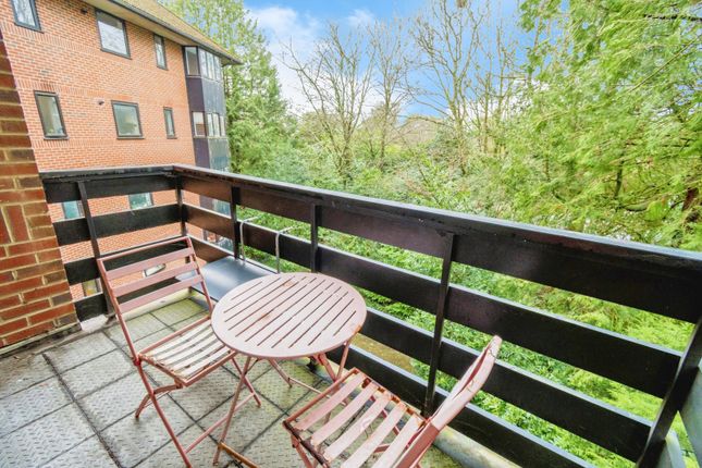 Flat 10, Chelwood Gate,, Glen Eyre Road, Hampshire photo 4