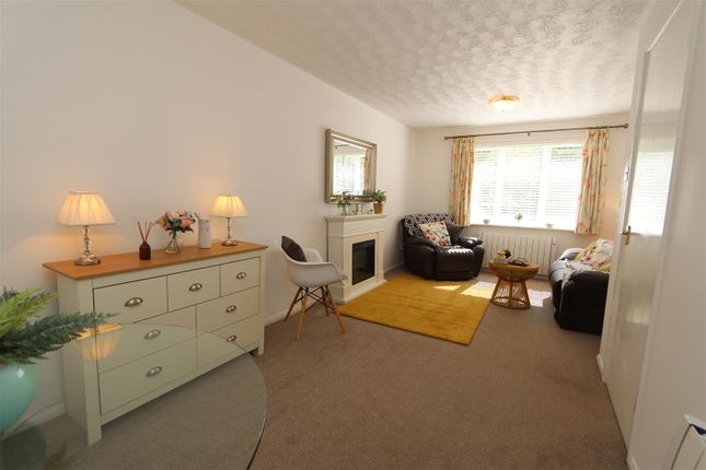 Flat for sale in Trienna Court, Wendover Gardens, Brentwood