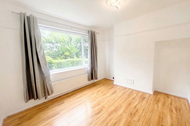 31, Romney Avenue, Burnley photo 4