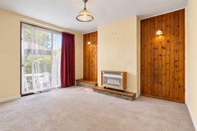 3 Cranleigh Close, London photo 2