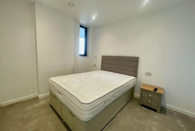 Flat to rent in Fifty5Ive Building, Queen Way, Salford