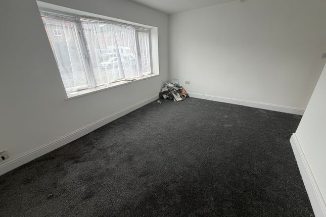 27, Thirkleby Royd, BRADFORD photo 2