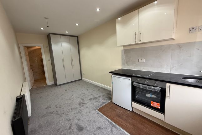 Bowrons Avenue, Wembley photo 3