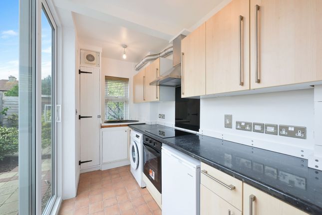 197 Thornhill Road, Surbiton photo 4