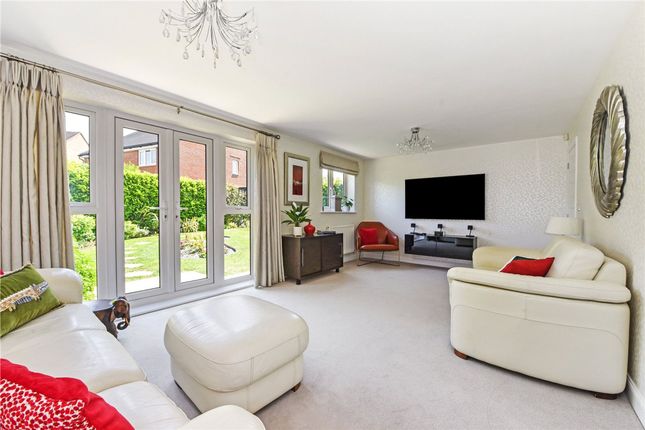 4 Mill Pond Crescent, Chichester photo 3