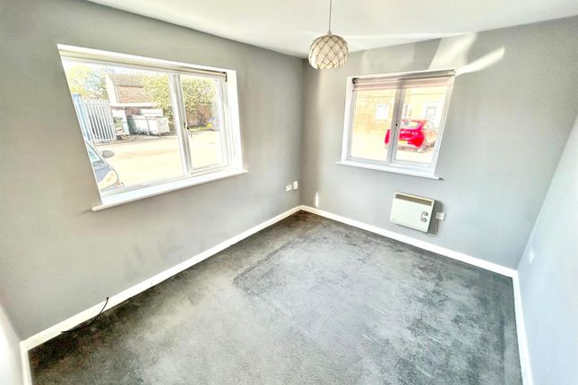 26, Langdale Grove, Corby photo 2