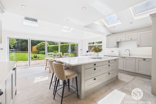 20 Vicarage Lane, Blackburn photo 2