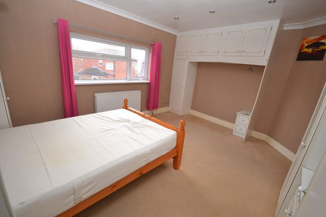 Shared accommodation to rent in Lilac Crescent, Beeston, Nottingham