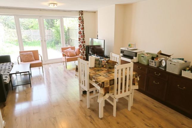 23, Stamford Court, Vicars cross photo 5