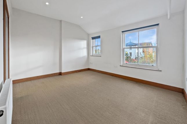 Flat 1, Brook Street, Colchester photo 5