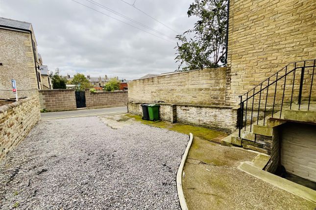 118, Halifax Old Road, Huddersfield photo 4