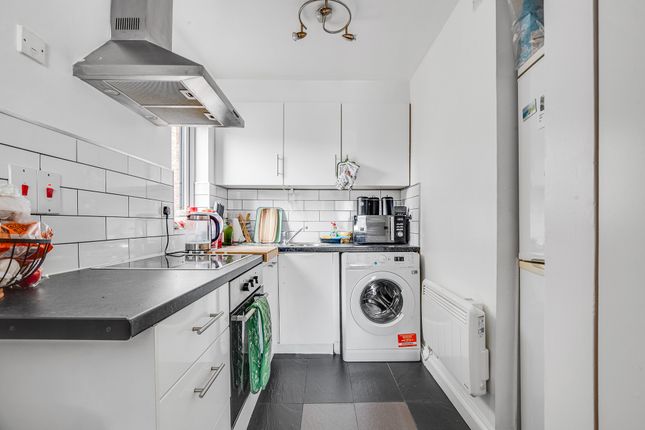 7, Viewfield Close, Harrow photo 5