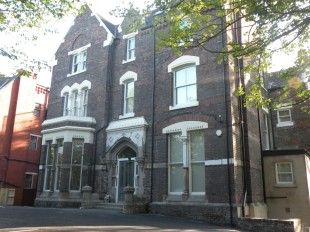 Flat to rent in Alexandra Drive, Sefton Park