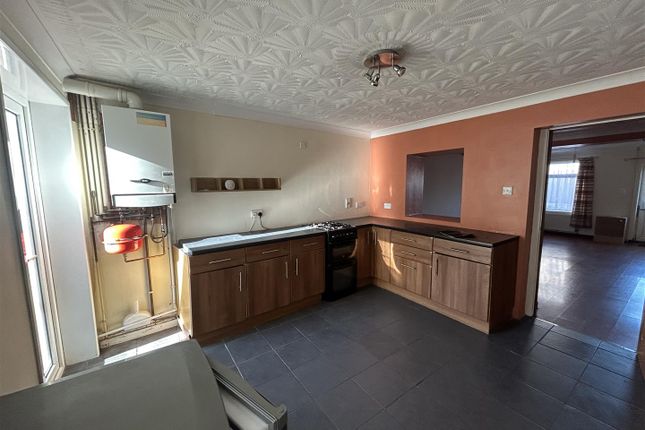 Bryngwyn Road, Llanelli photo 2
