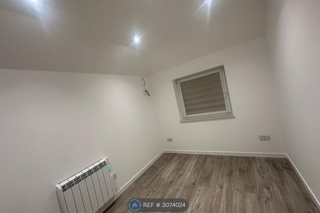 Stanhope Road, Grenford, London photo 2