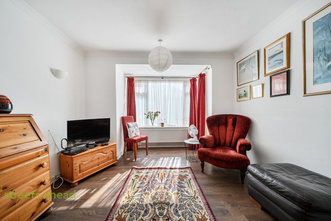 Flat 1, Westminster Court, 12, Osborne Gardens, Thornton Heath photo 2