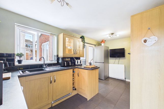 15, Lymington Road, Nottinghamshire photo 4