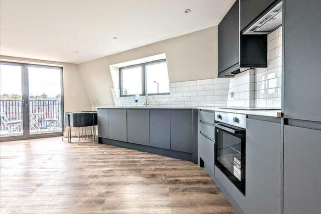 Flat 1, 1F Mount Road, London photo 3