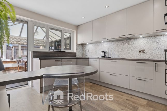 8 Kempton Drive, Dunsville, South Yorkshire photo 4
