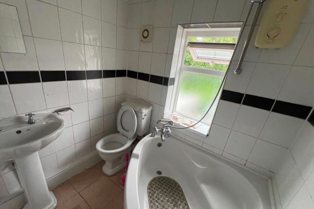 19 School Road, Wednesbury photo 4