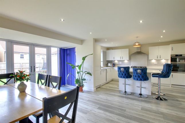 18, Wilson Drive, Godmanchester Town photo 3