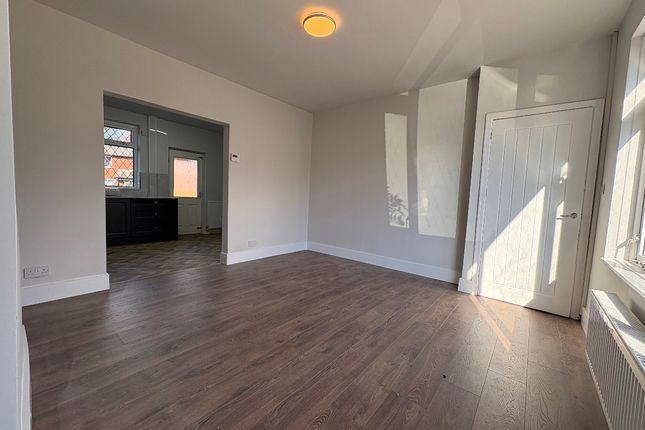 8 Kingsway, Bolton photo 4