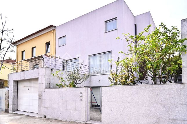 Thumbnail Villa for sale in Street Name Upon Request, Porto, Pt