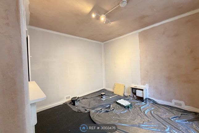 Flat, High Street, Barry photo 5