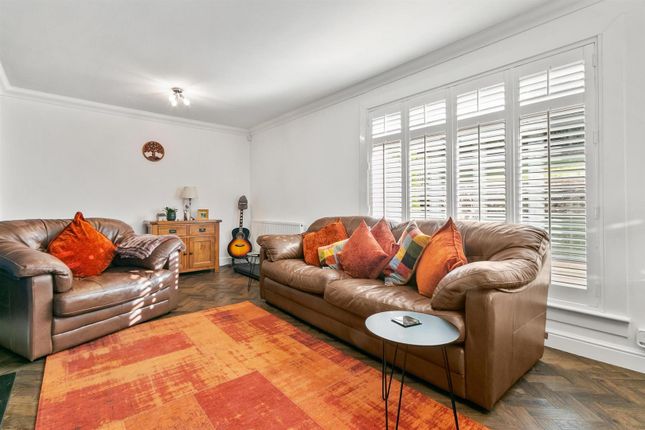 21, Garshake Avenue, Dumbarton photo 2
