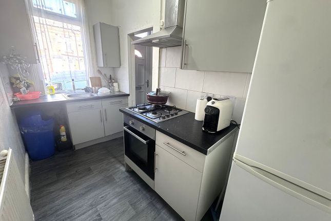 16, Ashton Terrace, Leeds photo 2