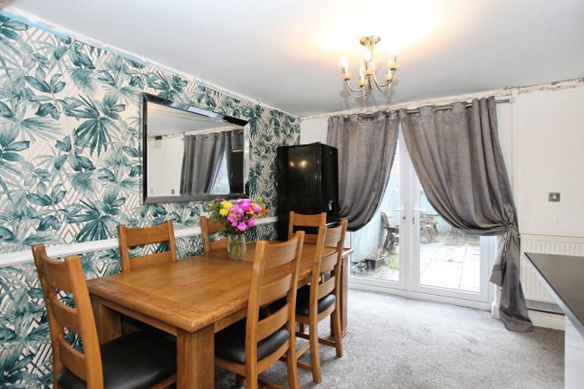 367, Pilton Vale, Newport photo 4
