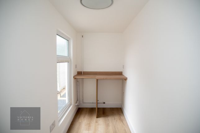 68, Glanystruth, Abertillery photo 4