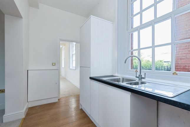 3, Barton Hall, Bartons Road, Fordingbridge photo 4
